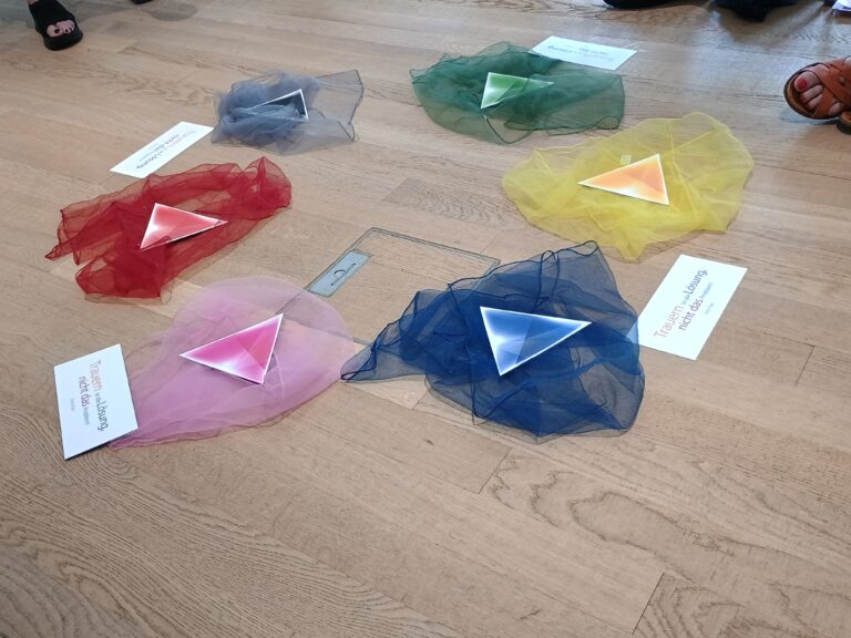 Bunte Tücher und geometrische Formen